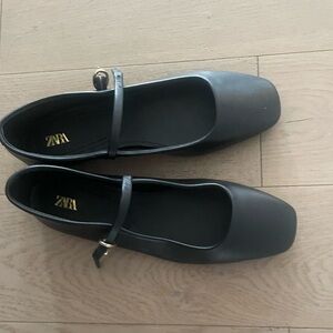 Brand new flats leather - never worn